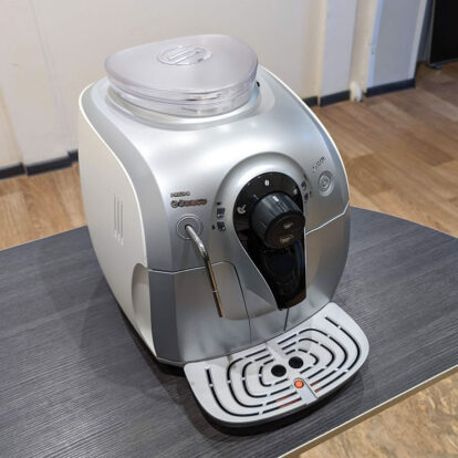 Кофемашина Saeco Xsmall Silver Wihte HD8748/09 БУ