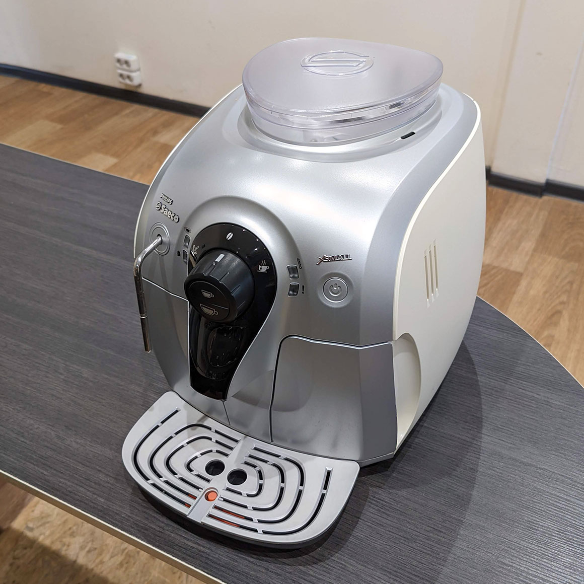 Кофемашина Saeco Xsmall Silver Wihte HD8748/09 БУ — изображение 3