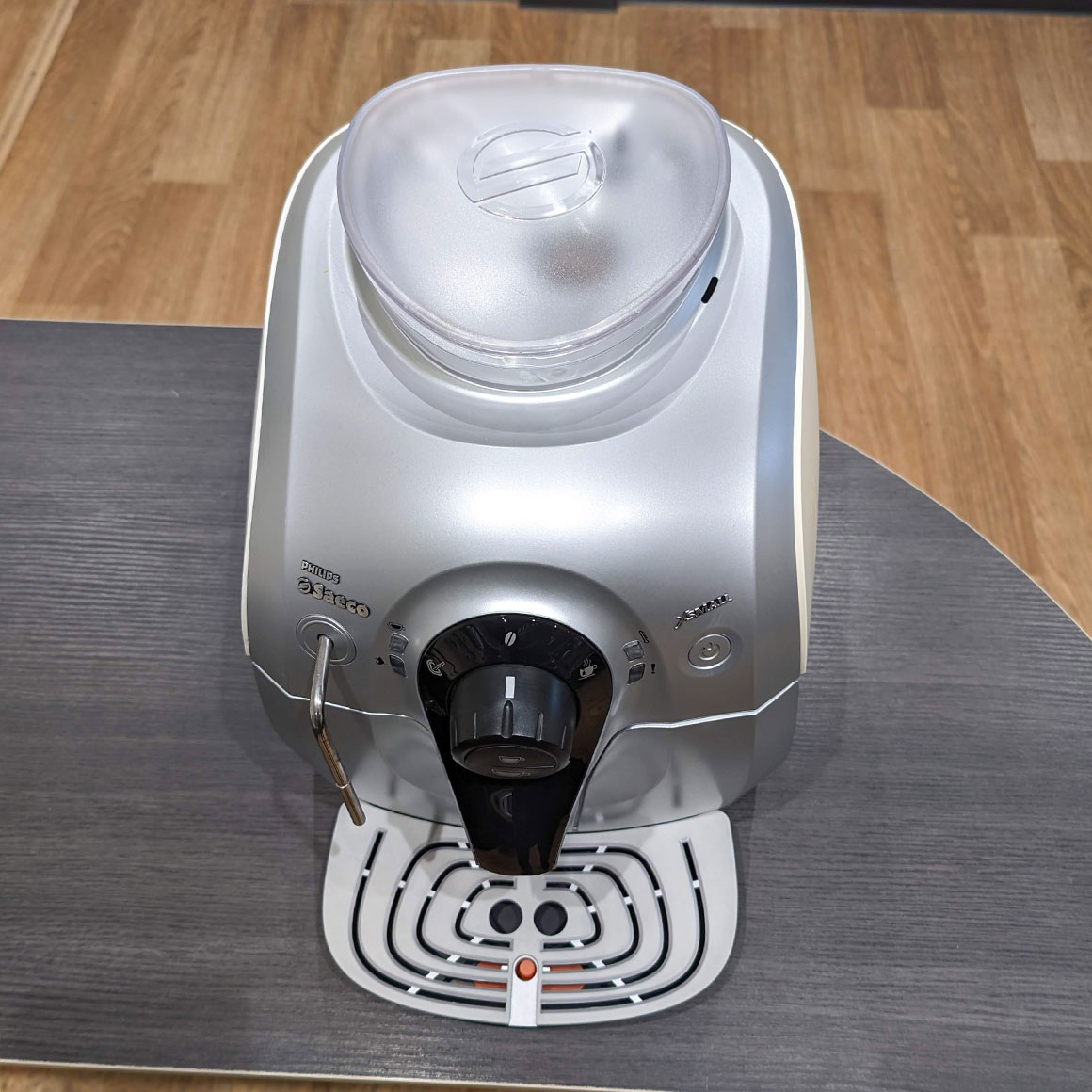 Кофемашина Saeco Xsmall Silver Wihte HD8748/09 БУ — изображение 2