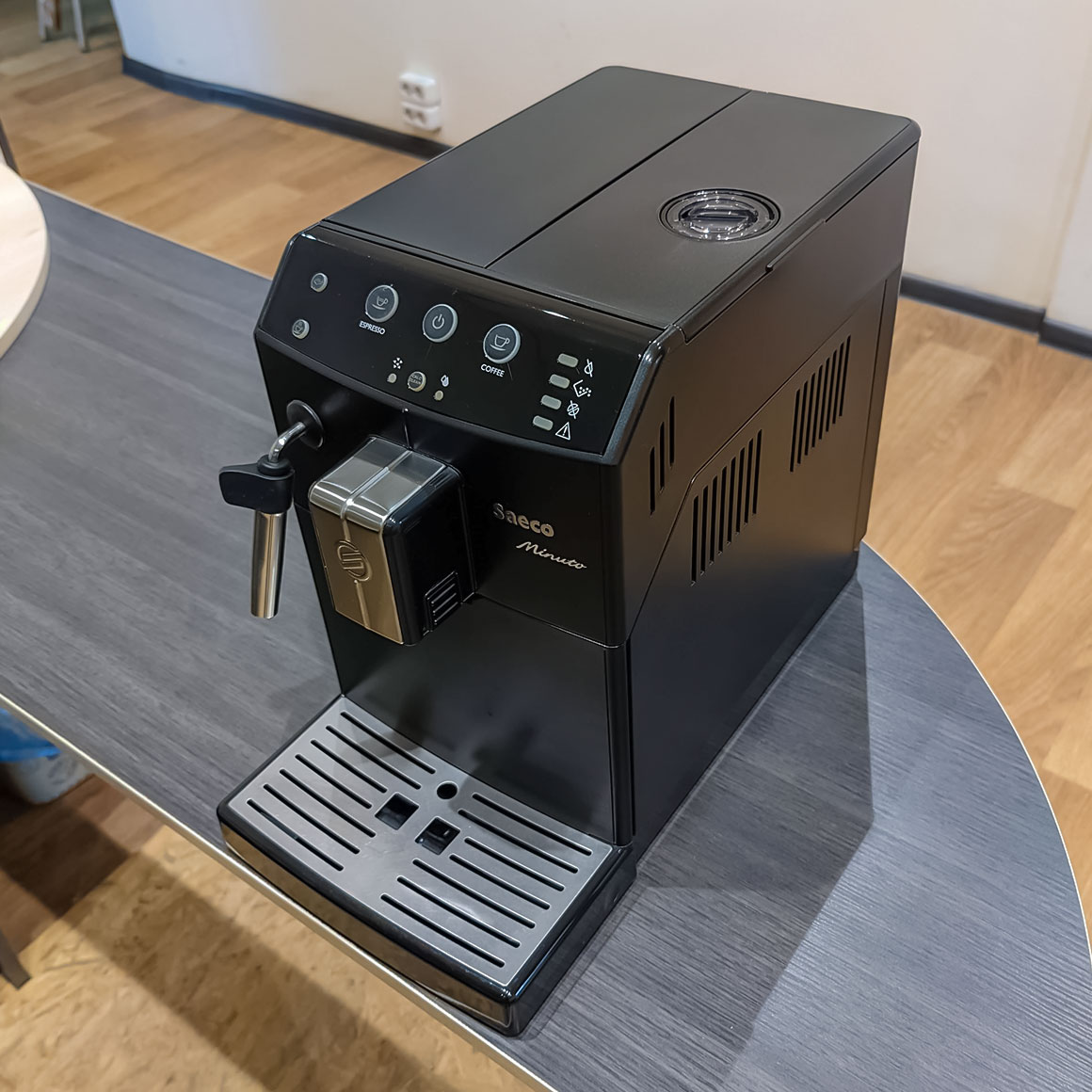Кофемашина Saeco Minuto HD8760/09 БУ — изображение 3