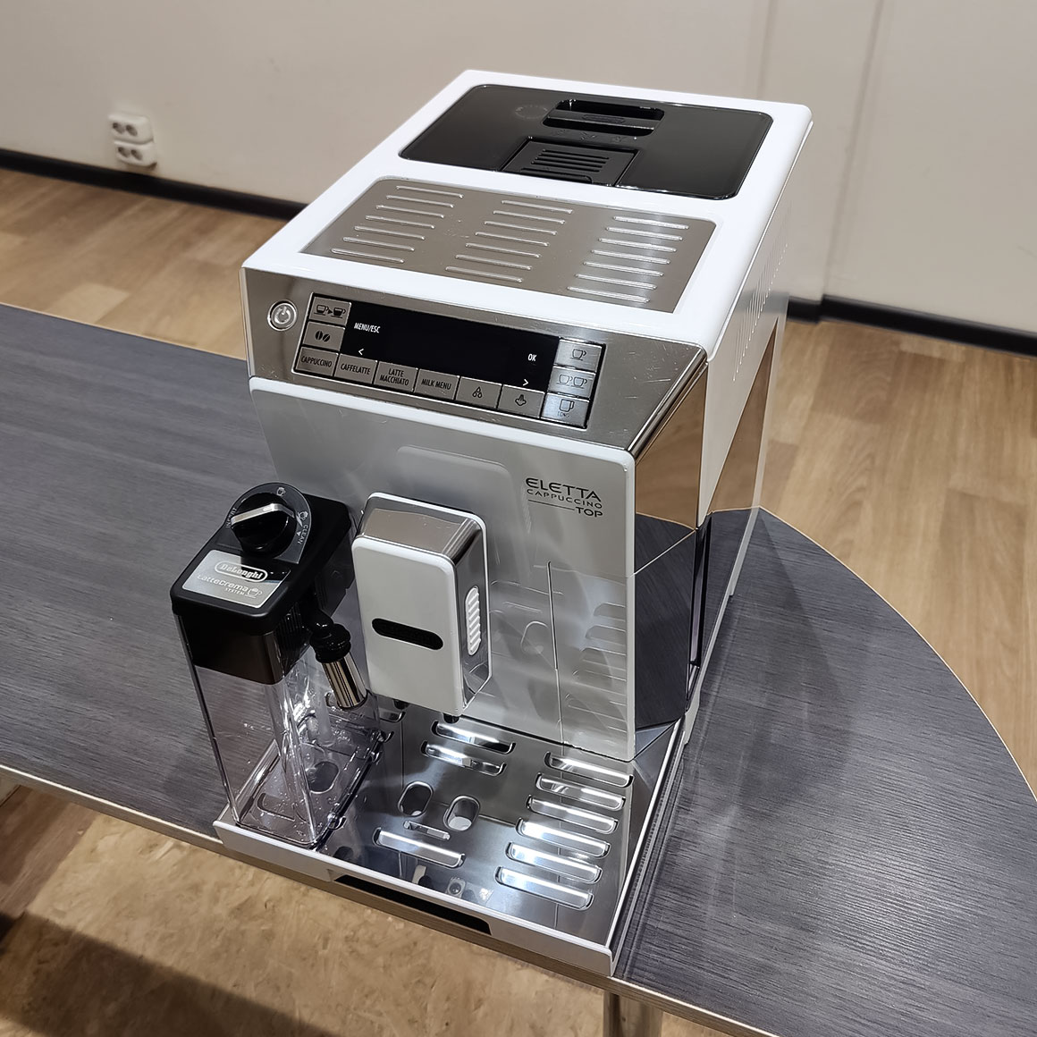 Кофемашина Delonghi Eletta Cappuccino TOP ECAM 45.760 W БУ — изображение 2
