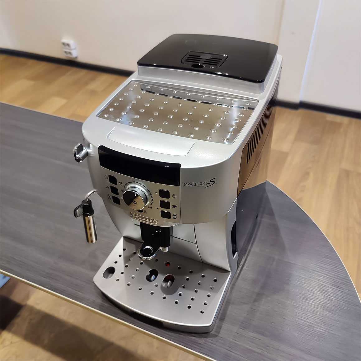 Кофемашина Delonghi Magnifica S ECAM 22.110 S БУ — изображение 2