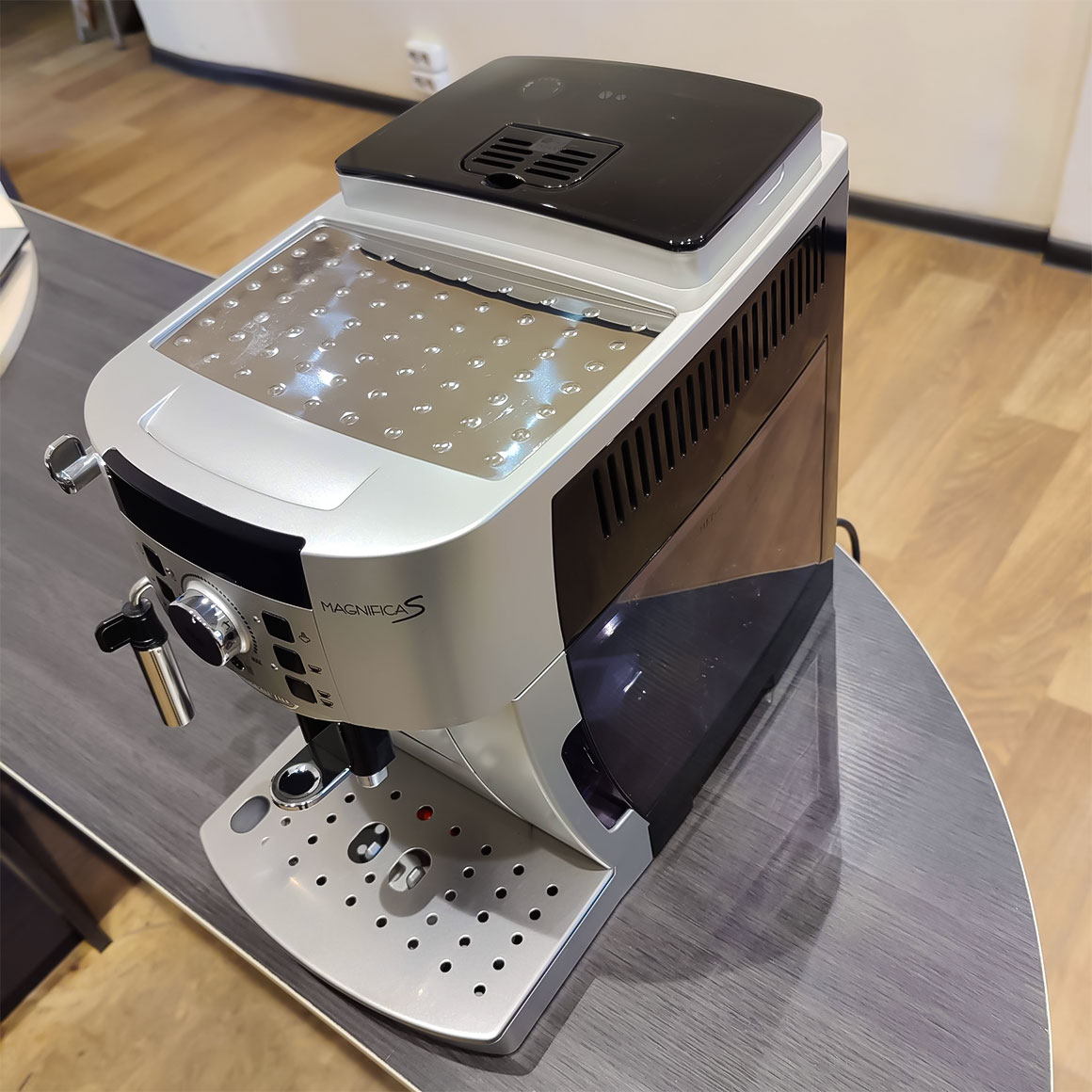Кофемашина Delonghi Magnifica S ECAM 22.110 S БУ — изображение 5