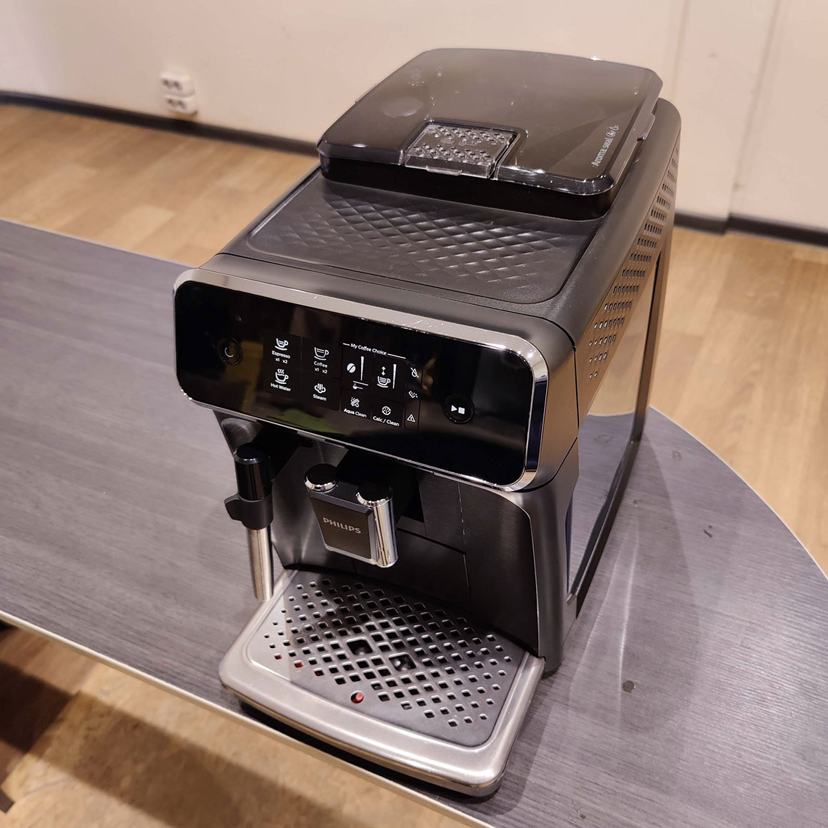 Кофемашина Philips Series 2200 EP2221/40 БУ — изображение 2