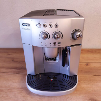 Кофемашина Delonghi Magnifica ESAM 4200 S БУ — изображение 2