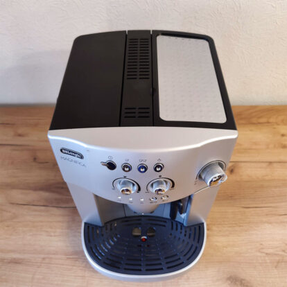 Кофемашина Delonghi Magnifica ESAM 4200 S БУ — изображение 6
