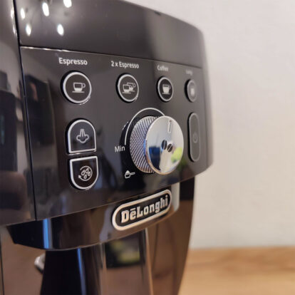 Кофемашина Delonghi Magnifica S Smart ECAM 230.13 B БУ — изображение 4